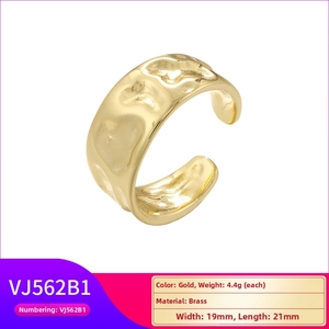 Detail view of irregular gold ring with dimensions showing 19mm width and 4.4g weight