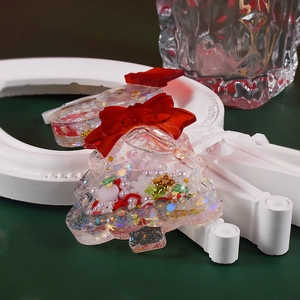 Molde de árbol de Navidad con muñeco de nieve y lentejuelas para joyería de resina