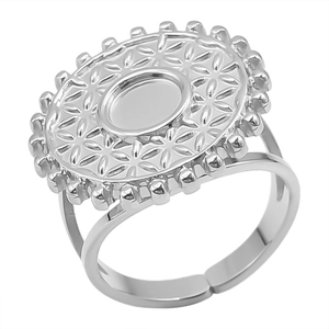 Detail of silver round ring face with floral pattern and split band in 304 stainless steel