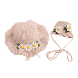 Kids woven straw sun hat and matching crossbody bag set with white daisy flowers
