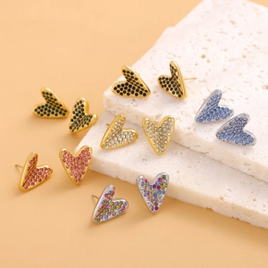 Fashionable heart-shaped titanium steel stud earrings with micro-set rhinestones