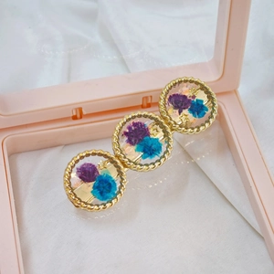 Barrette à cheveux en résine faite main avec fleurs séchées mauves et cadre doré