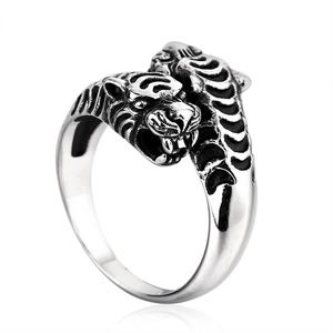 Vintage oxidized silver double tiger head ring with detailed 3D animal carving for men