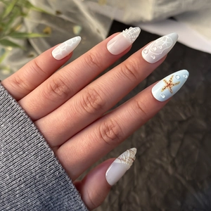 Ocean theme press-on nails with 3D starfish, shell texture and clear water drops