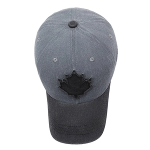 Vintage washed cotton baseball cap with maple leaf patch and contrast brim for unisex