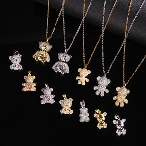 Collier Pendentif Style Ig Décontracté Petit Ours Couronne De Lune Cuivre Zircon Plaqué Or 18 Carats Polissage Placage Incrustation