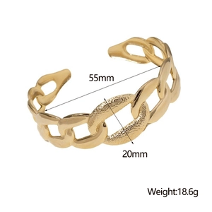 Vue détaillée du bracelet jonc en acier inoxydable doré 18 carats avec dimensions