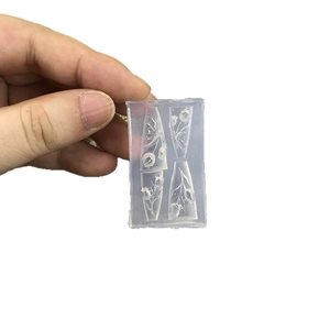 Moule à ongles en silicone transparent avec motifs de pétales de fleurs en 3D