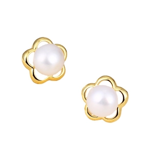 Elegant S925 silver flower stud earrings with natural freshwater pearls on white background