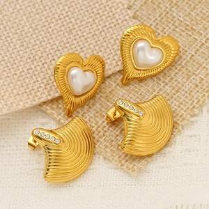 Boucles D'oreilles Puces Cœur Éventail Vintage Plaqué Or 18K Acier Inoxydable 304 Imitation Künstliche Perle Strass Pour Femmes