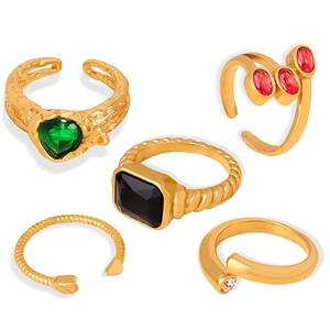 Set di 5 anelli vintage dorati con pietra a cuore verde e gemme colorate assortite