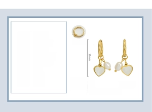 Détails des boucles d'oreilles cœur en or 18K avec perles et dimensions sur fond blanc