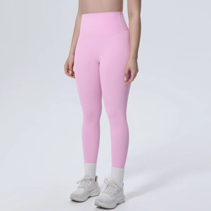 Detail der rosa High-Waist Yoga-Leggings mit Bauchkontrolle-Bund und schmaler Passform