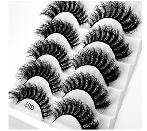 Macro shot of G07 3D layered voluminous false eyelashes with criss-cross pattern