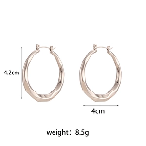 Detailed view of silver hammered texture hollow earrings with size and weight dimensions