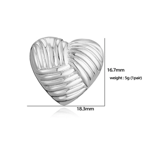 French retro silver heart-shaped stud earrings with vintage pleated texture for women