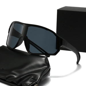 Occhiali da sole sportivi oversize con custodia in pelle nera e confezione rigida
