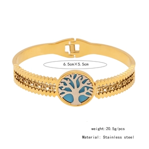 Dettaglio del bracciale albero della vita in acciaio inossidabile dorato con dimensioni