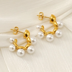 French vintage gold C-shaped stainless steel earrings with five white pearls on silk