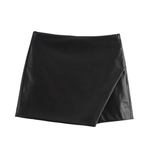 Women Sexy PU Leather Shorts Skort Split Hem Mid Waist A-Line Faux Leather Bottoms Edgy Streetwear Clubwear Black
