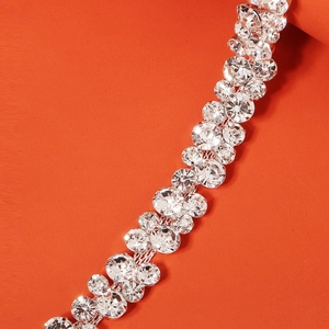 Chaîne de taille étincelante en cristal avec monture argentée pour robes de mariée