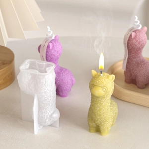 3D Alpaca silicone mold and DIY handmade scented candles with realistic fur textures