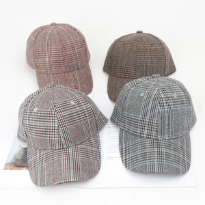Classic houndstooth plaid baseball caps in four colors with vintage British style