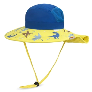 Chapeau de soleil enfant avec haut bleu, bord jaune, motif dinosaure et protège-nuque