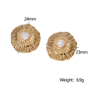 Gold stainless steel textured hoop earrings with pearl center in 18K gold plating