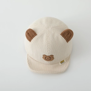 Casquette de baseball beige en velours côtelé pour bébé avec oreilles d'ours et broderie