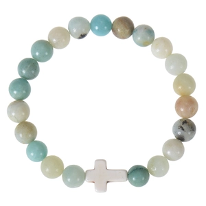 Vue détaillée d'un bracelet en perles de pierre naturelle 8mm avec charm croix blanche