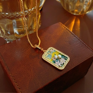 Vintage floral enamel necklace with freshwater pearls and zircons in gold finish