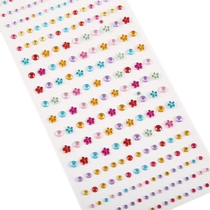 Buntes selbstklebendes Strassstein-Set mit floralen und runden Edelstein-Designs