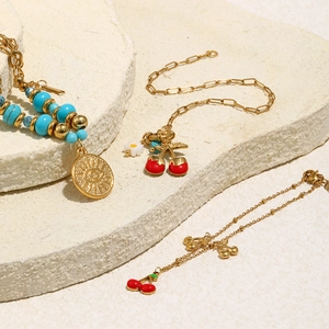 Böhmisches Goldschmuck-Set aus Edelstahl mit Türkis-Auge und Kirsch-Anhängern