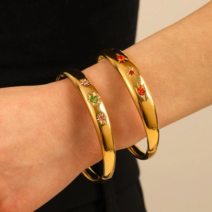 Französischer Stil 18K vergoldete Edelstahl-Armreifen mit bunten Zirkon-Sternsteinen
