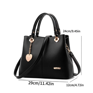 Detailed size specifications for the large black tote bag with dimensions 29x24x12cm