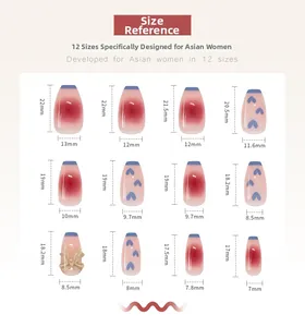 Tableau des tailles présentant 12 dimensions pour ongles press-on avec cœurs et nœuds