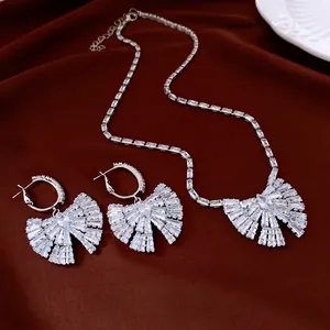 Elegante Collana E Orecchini Con Fiocco Rame Zircone Gioielli Di Lusso Scintillanti Per Donna Accessorio Di Moda Regolabile