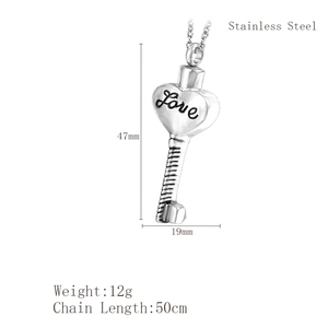 Collana urna a chiave cuore in acciaio inox per ceneri con incisione Love e catena 50cm