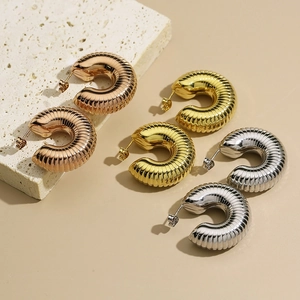 18K gold plated C-shaped hollow earrings with ribbed texture in gold, silver and rose gold