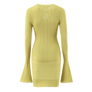 Vue arrière d'une robe courte en maille côtelée vert citron à manches longues évasées