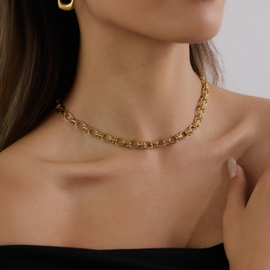 Classic 18K gold plated stainless steel handmade ball clip necklace worn by a model