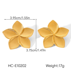 Detailed dimensions and weight of golden stainless steel flower earrings for women
