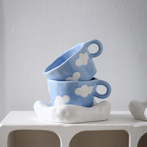 Ceramic cloud pattern mugs set with wavy base for breakfast milk and coffee