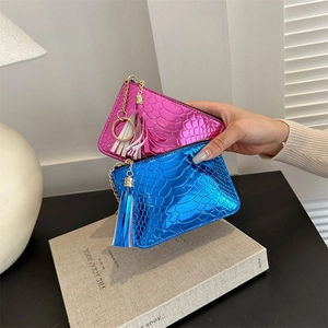 Fashionable crocodile pattern small coin purse with gold chain and tassel in pink and blue