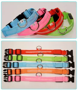 Vue détaillée de colliers LED pour animaux en bleu rose rouge vert et orange taille S