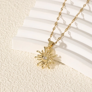 Collier Pendentif Soleil Acier Inoxydable Zircon Totem Minimaliste Bijoux Élégants Pour Femmes