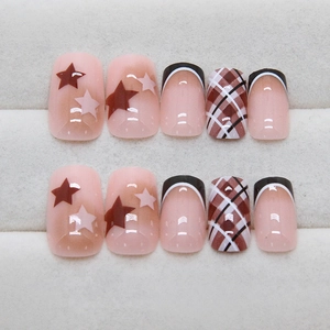 Faux ongles brillants avec motif d'étoiles et carreaux français classiques roses