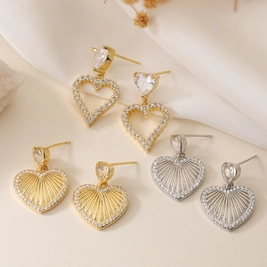 Minimalist 18K Gold Plated Copper Heart Pendant Earrings Dainty Rhinestone Inlaid Love Drop Earrings For Women Jewelry