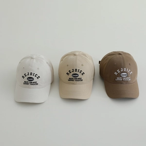 Detailed embroidery on colorful kids baseball caps made of premium cotton canvas fabric